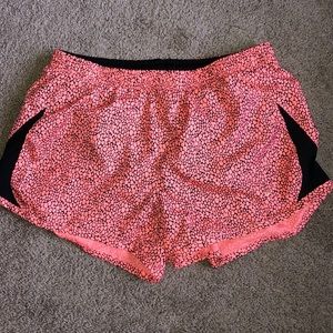 NIKE ATHLETIC SHORTS